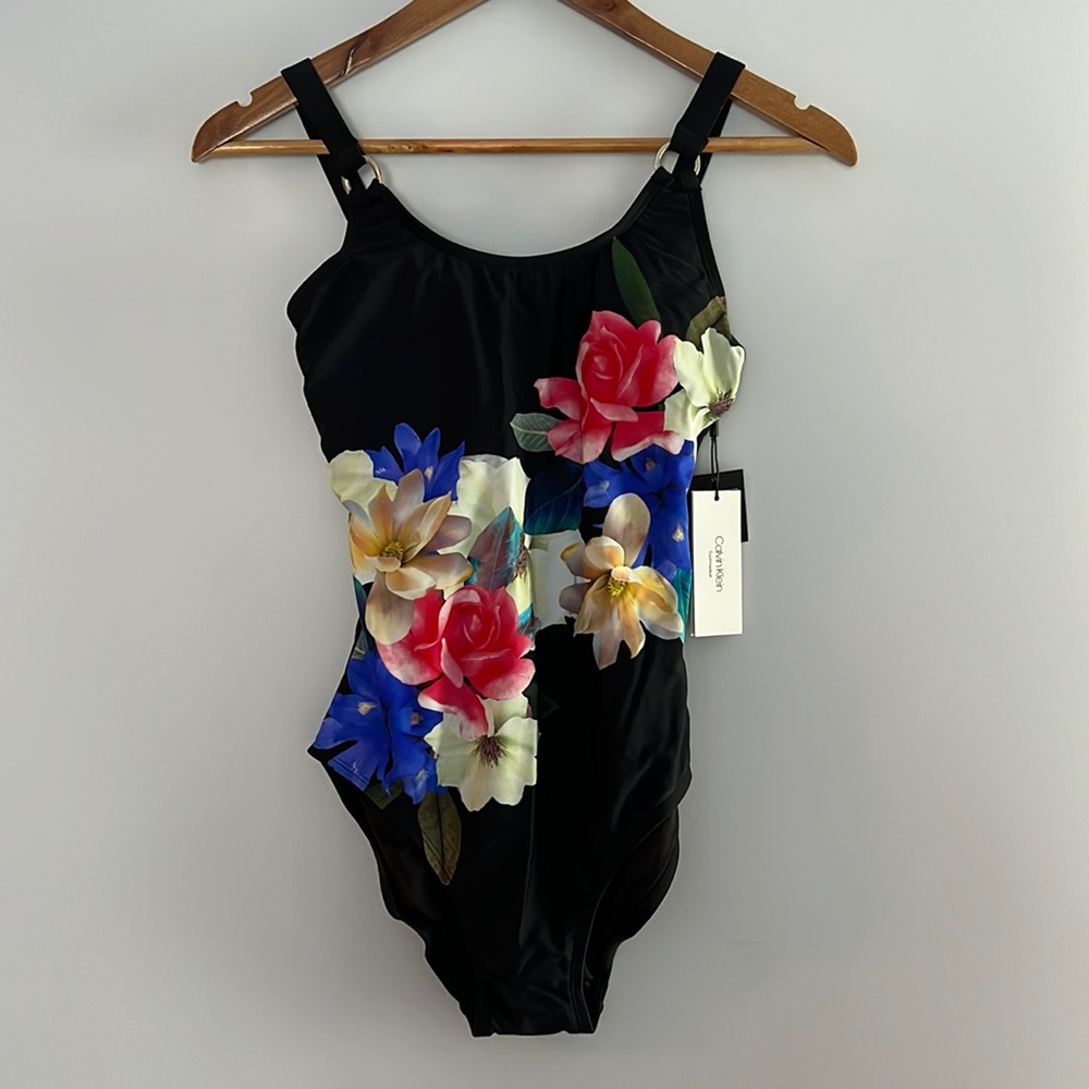 SALE 🎉 Calvin Klein one piece bathing suit